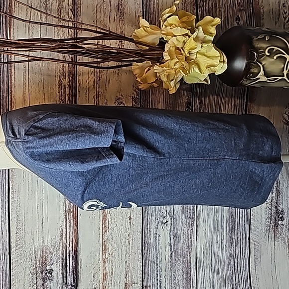 NWOT LOS ANGELES RAMS BLUE CAP SLEEVE V NECK TEE - Picture 5 of 8